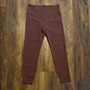 Vuori women’s deep burgundy  Leggings